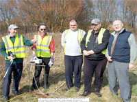 Brian Parr (left) learning the Wigan unemployed methods of archaeological surveying, March 2009